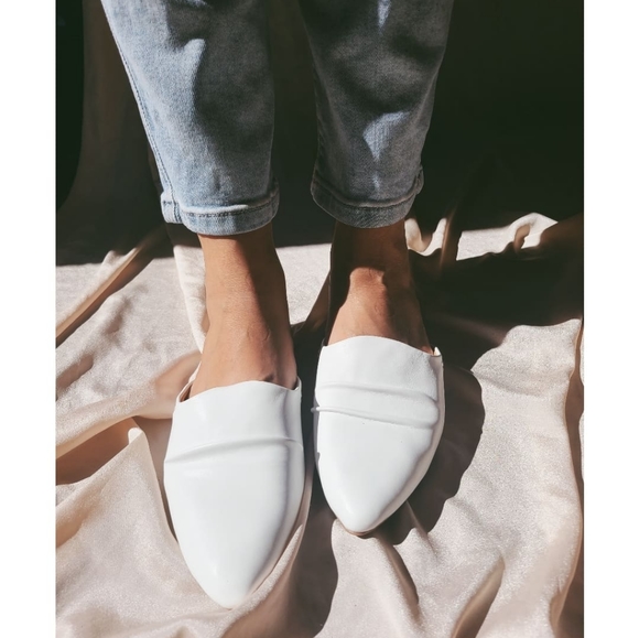 🆕️The Henley// white mule flat - Picture 9 of 10